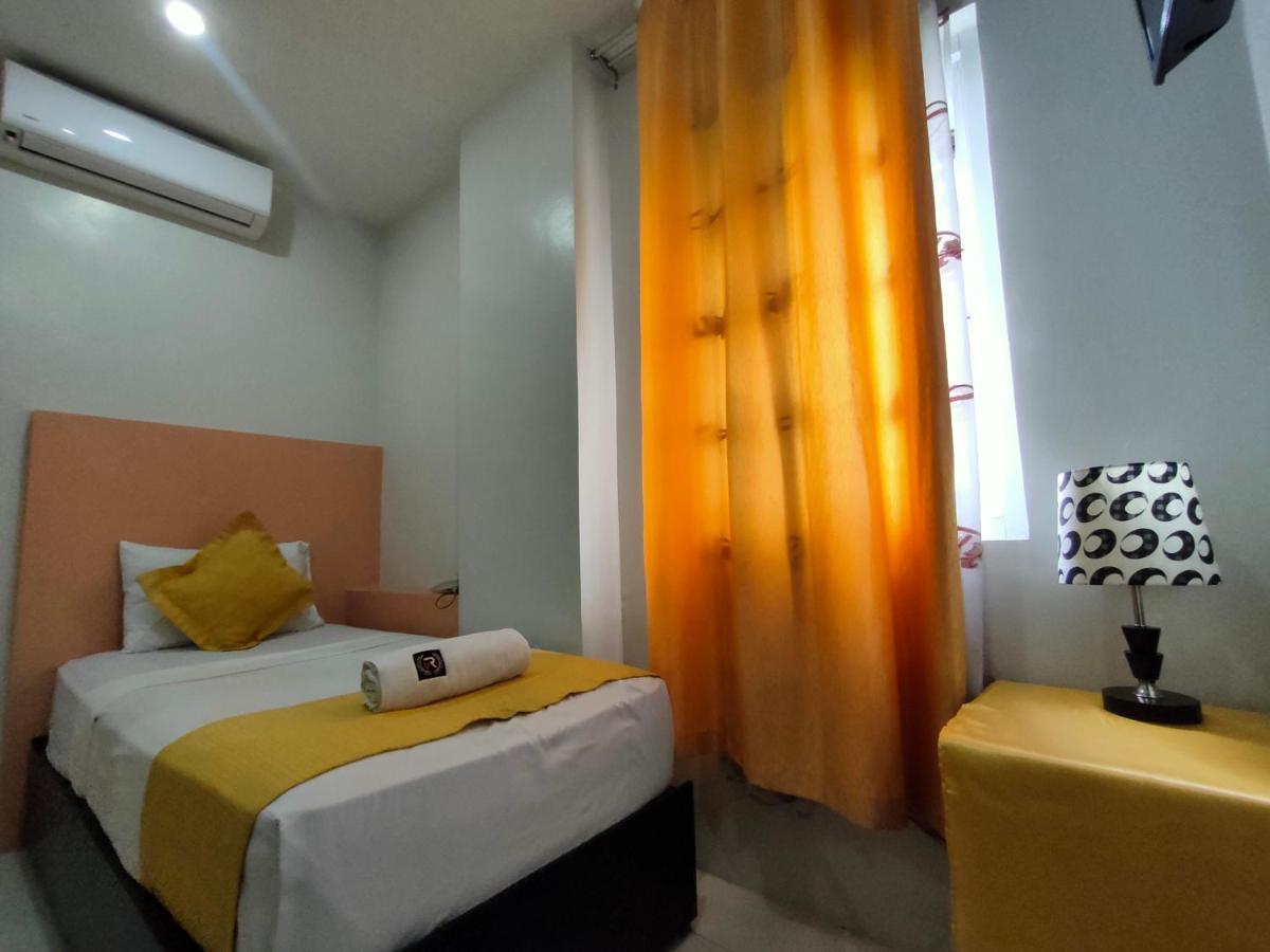 Villa Rosita Hotel Naga City By Reddoorz Экстерьер фото