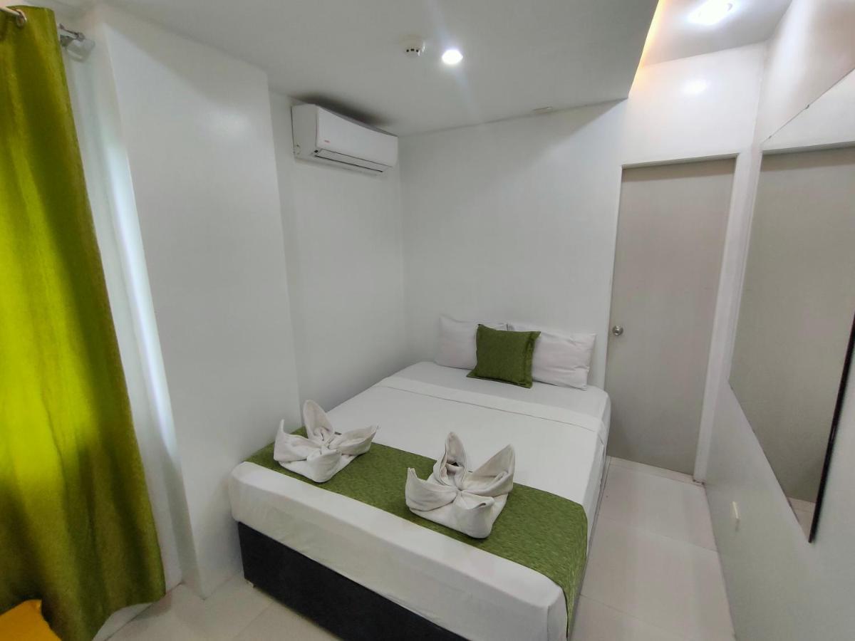 Villa Rosita Hotel Naga City By Reddoorz Экстерьер фото