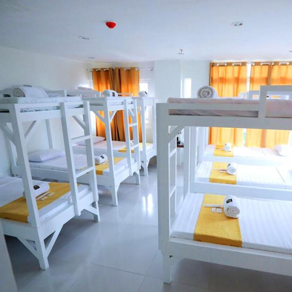 Villa Rosita Hotel Naga City By Reddoorz Экстерьер фото