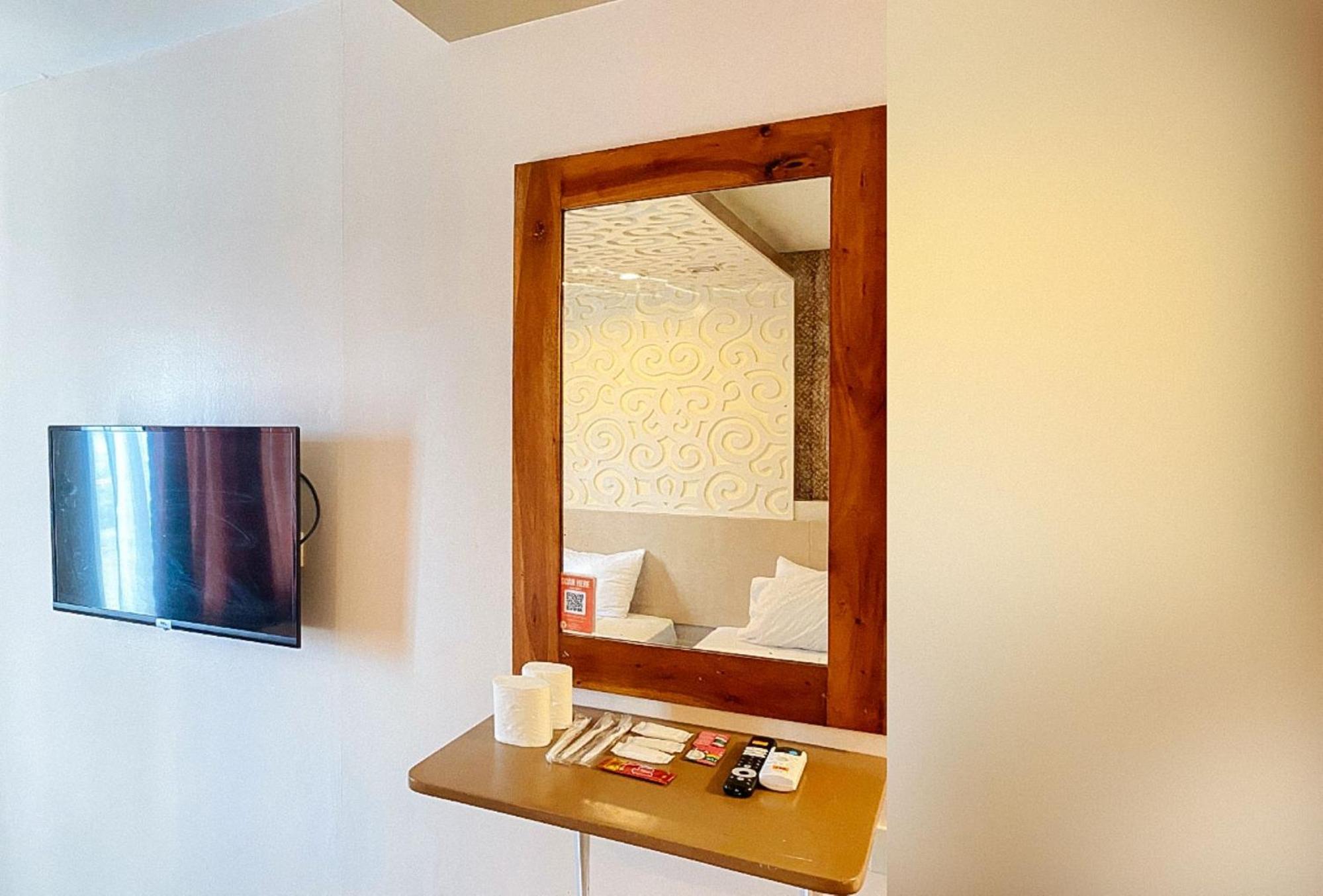 Villa Rosita Hotel Naga City By Reddoorz Экстерьер фото