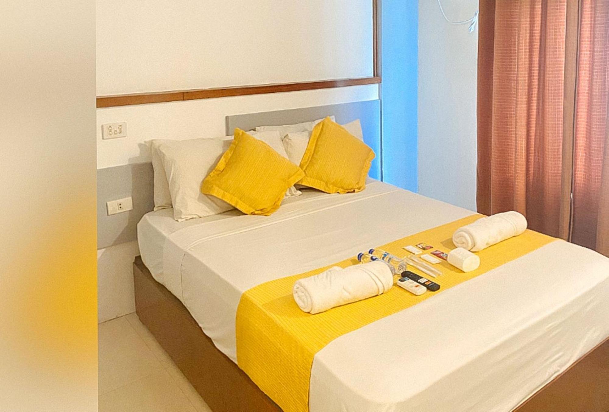 Villa Rosita Hotel Naga City By Reddoorz Экстерьер фото